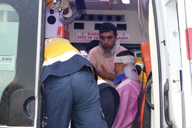 İşçileri taşıyan minibüs ile TIR çarpıştı: 14 yaralı