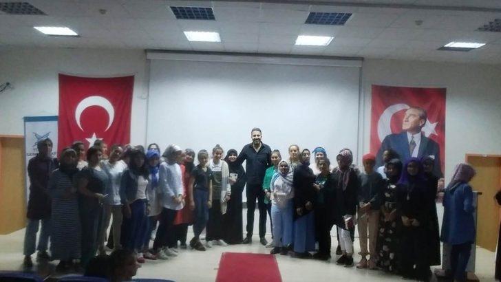 Şair yazar Hakan Pütün liseli gençlerle buluştu G2