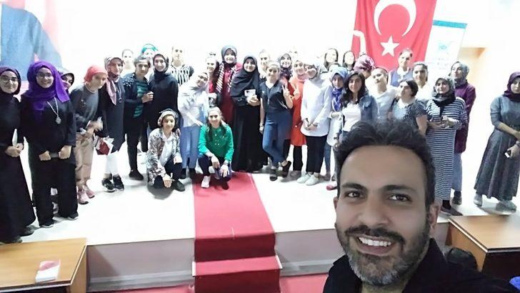 Şair yazar Hakan Pütün liseli gençlerle buluştu G4