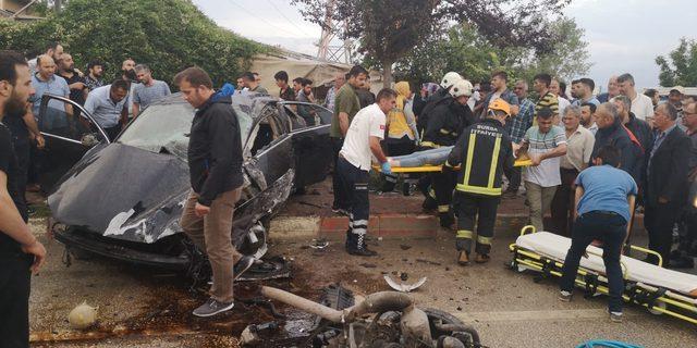 Ehliyet sürücünün bisikletliye çarptığı kazada araç motor yola savruldu: 5 yaralı 2