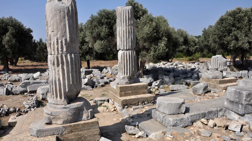 İş Bankası’ndan Teos Antik Kenti’ndeki kazılara destek