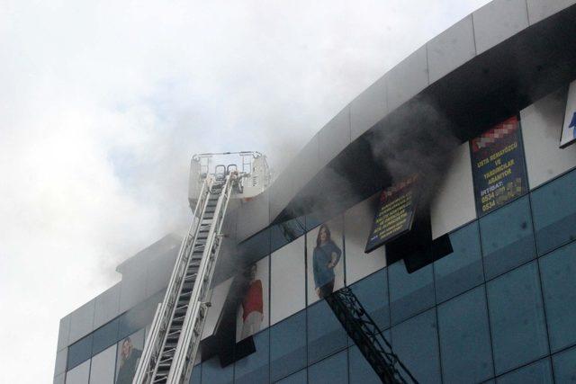 Güngören’de iş yeri dumanlar içinde kaldı