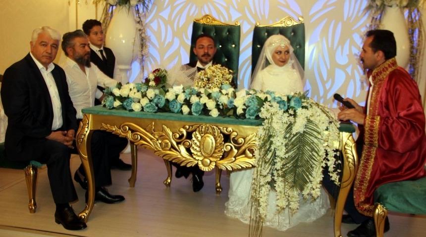 İşadamı &Ouml;mer Karadeli&rsquo;nin mutlu g&uuml;n&uuml;