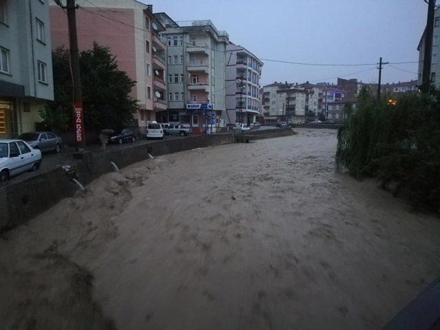 Sungurlu’da çaylar taşma noktasına  geldi