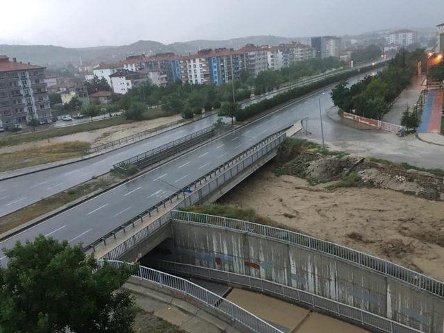 Sungurlu’da çaylar taşma noktasına  geldi