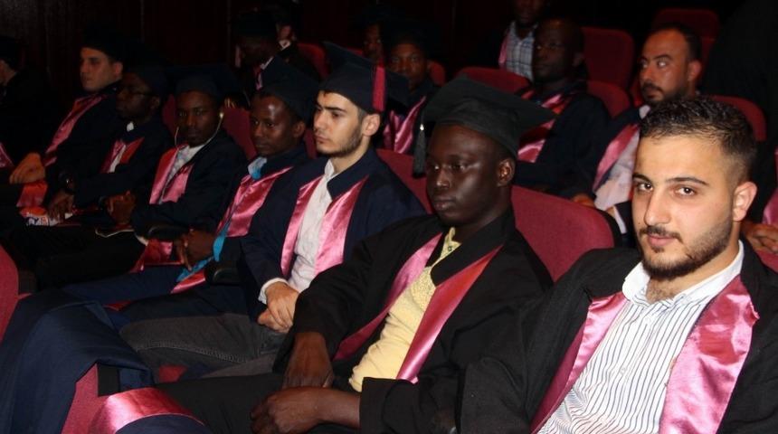 69 &uuml;lkeden 261 &ouml;ğrenci mezun oldu