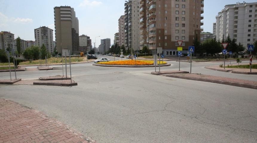 Başkan Dr. Mustafa Palancıoğlu: “Seri, Etkin ve Güvenli Bir Ulaşım İçin iki ayrı Işıksız Kavşak inşa edildi”