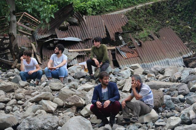 Araklı'da sel felaketindeki yıkım fotoğraflarda