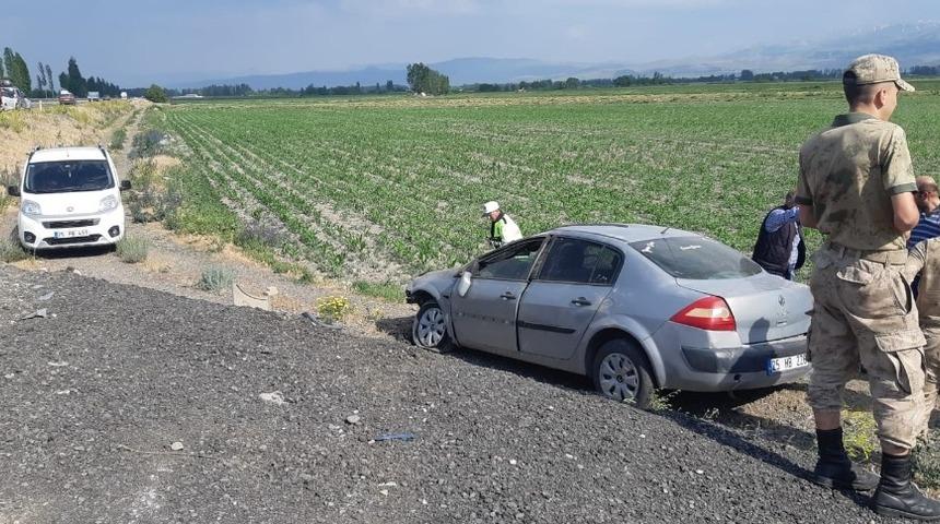 Pasinler’de trafik kazası: 2 yaralı