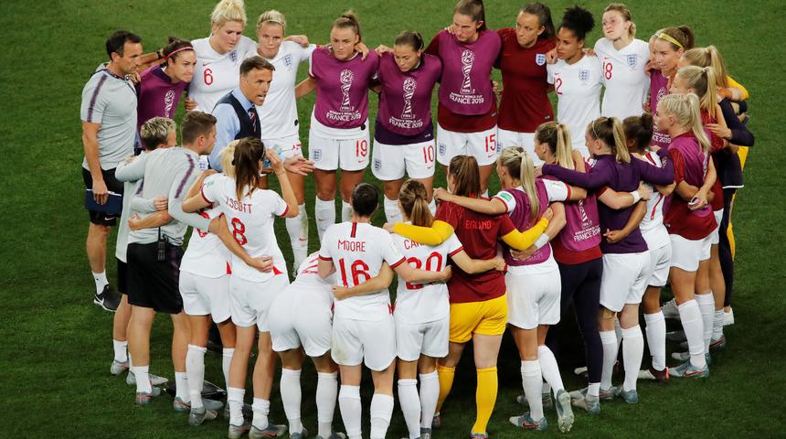 Kadınlar Dünya Kupası'nda İngiltere ve Japonya son 16'da