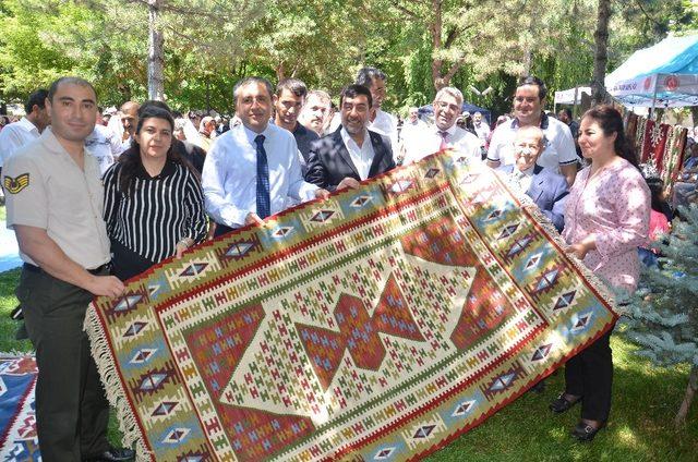 Kursiyerlerin eserleri görücüye çıktı