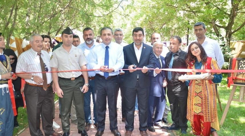 Kursiyerlerin eserleri g&ouml;r&uuml;c&uuml;ye &ccedil;ıktı