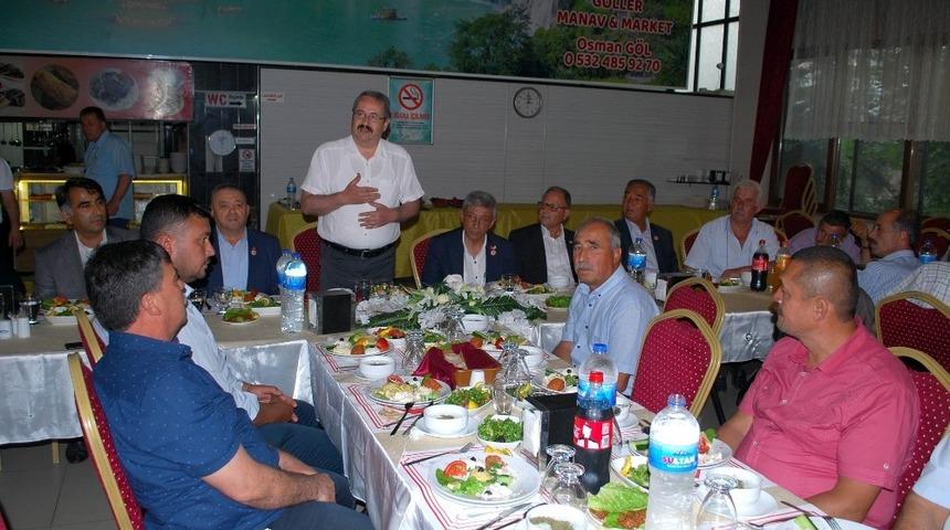 Salihlili muhtarlar tanışma yemeğinde buluştu