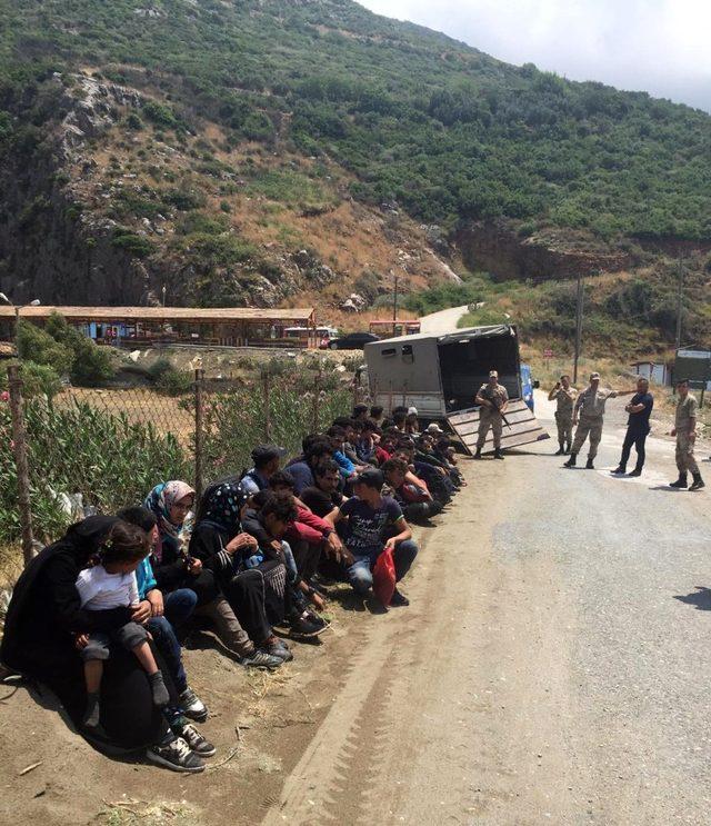Hatay’da 40 düzensiz göçmen yakalandı