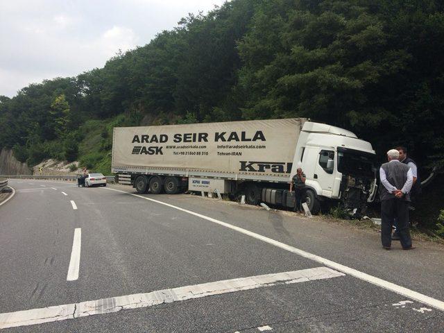 TIR'lar kaza yaptı, Bursa- Ankara yolu çift yönlü kapandı