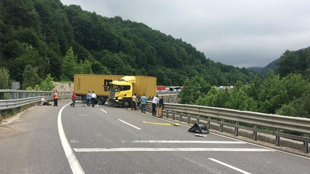 TIR'lar kaza yaptı, Bursa- Ankara yolu çift yönlü kapandı