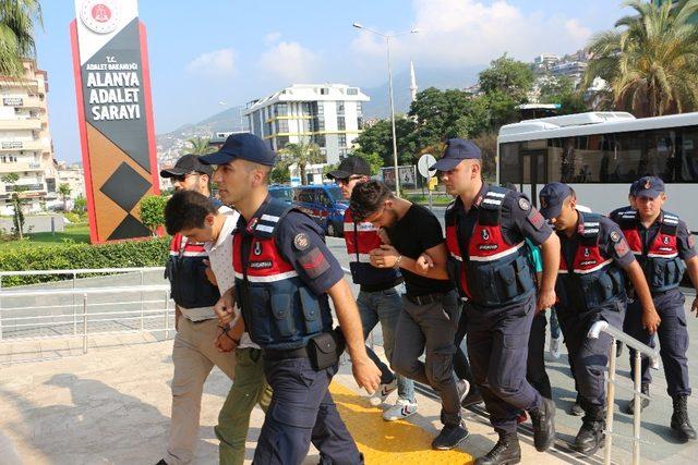 Alanya’da uyuşturucu operasyonu: 9 şüpheli adliyede