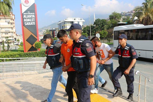 Alanya’da uyuşturucu operasyonu: 9 şüpheli adliyede