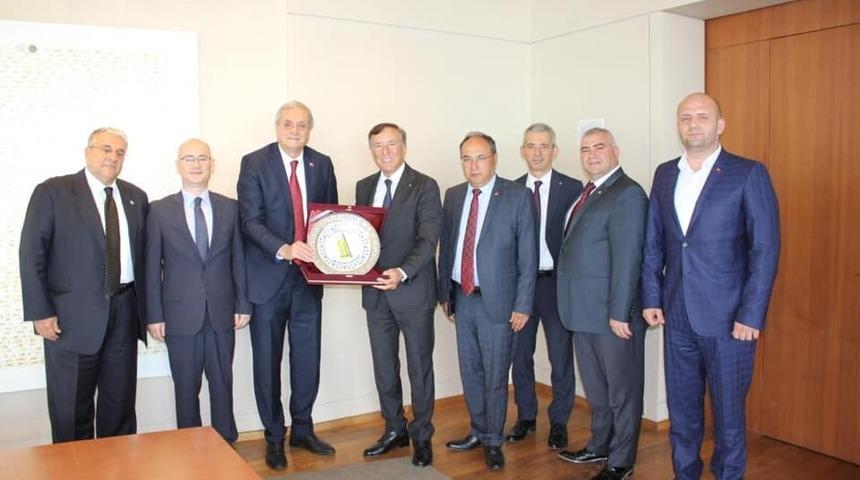 Boz&uuml;y&uuml;k&rsquo;ten B&uuml;lent Eczacıbaşı&rsquo;na ziyaret