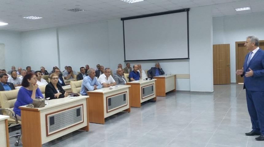 Muhtarlara hizmet i&ccedil;i eğitim verildi