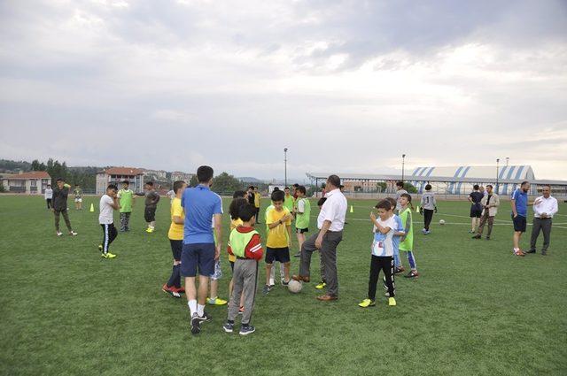 Başkan Sever’den yaz spor okullarına ziyaret