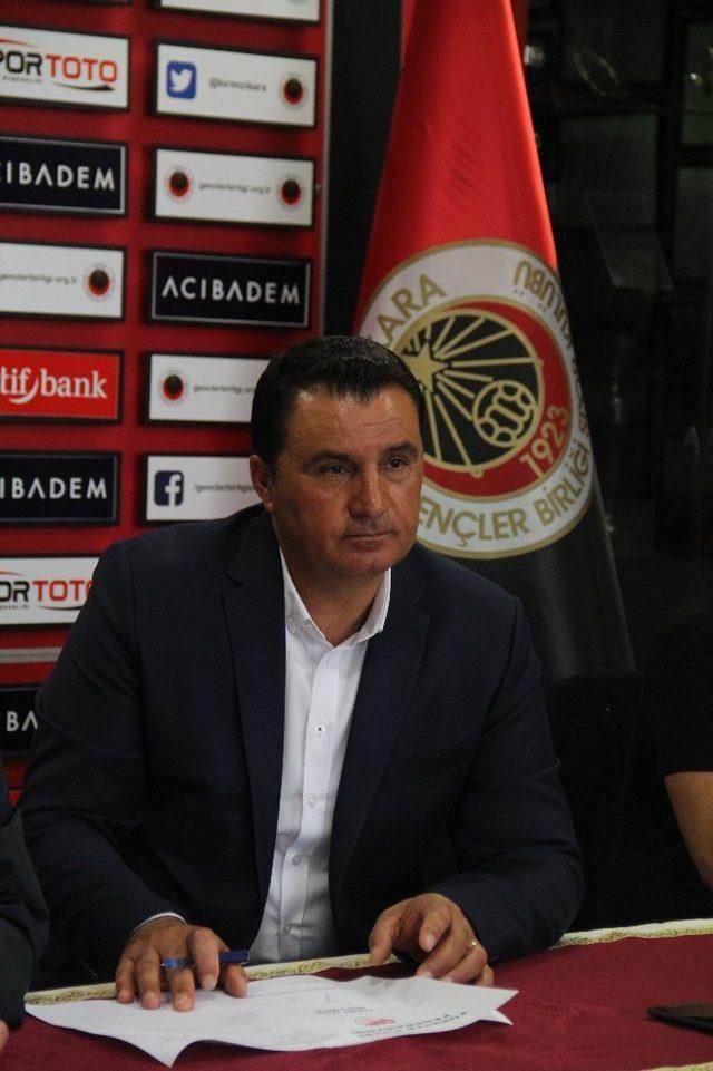 Gen&ccedil;lerbirliği, Mustafa Kaplan ile s&ouml;zleşme imzaladı 3