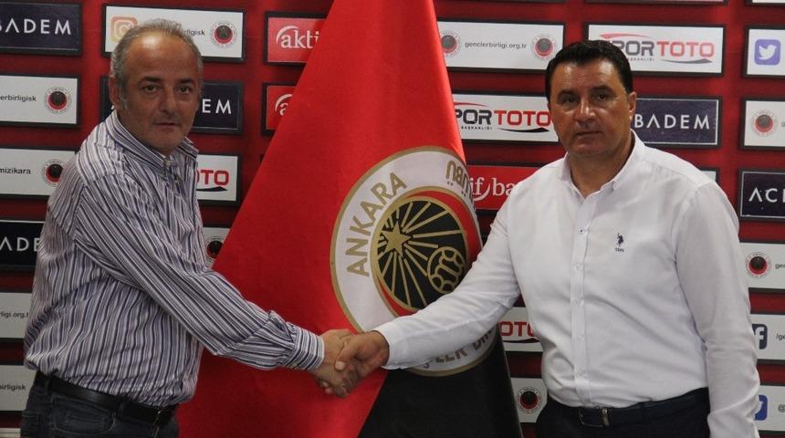 Gen&ccedil;lerbirliği, Mustafa Kaplan ile s&ouml;zleşme imzaladı