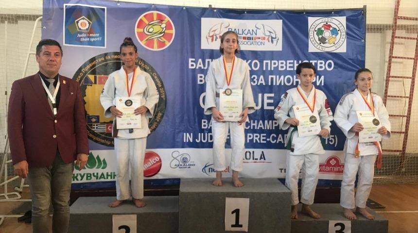 Kocaelisporlu judocular Avrupa&rsquo;dan 4 madalya ile d&ouml;nd&uuml;