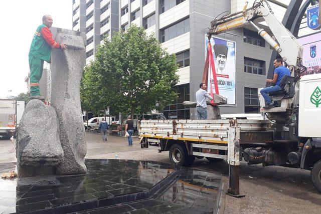 Taş Ankara heykeli emanete alındı