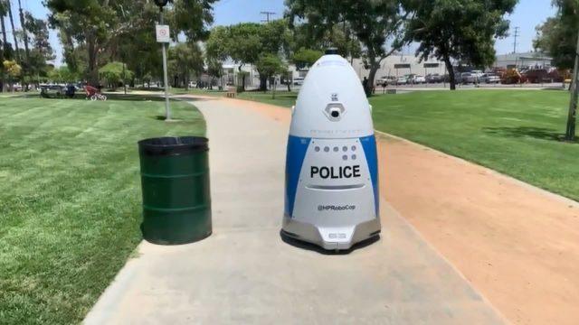 ABD’de robot polis ilk devriyesine çıktı