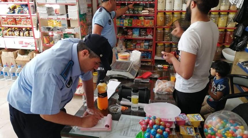 Zabıta etiket denetimi yaptı