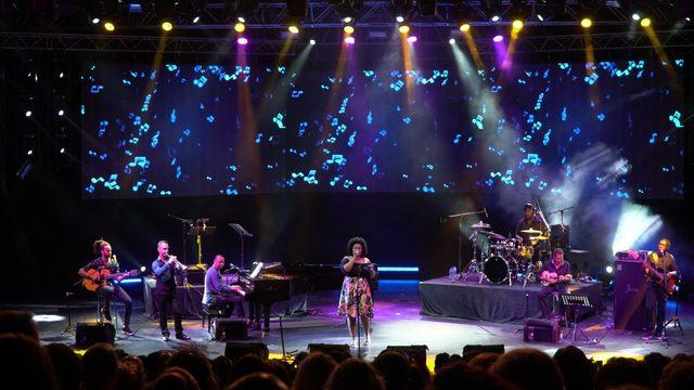 Uluslararası Bursa Festivali'nde Ceseria Evora orkestrası alkışlandı
