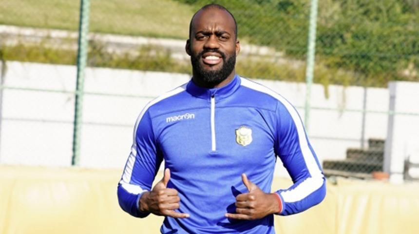 Evkur Yeni Malatyaspor kaleci Farnolle ile yeniden anlaştı