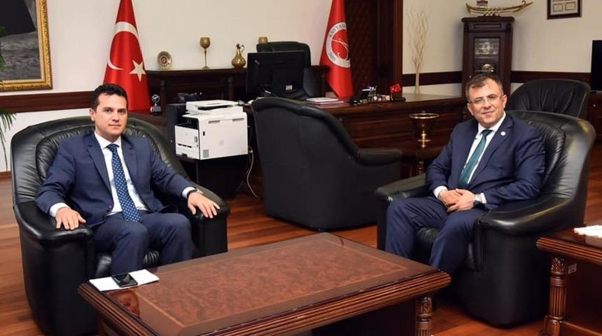 Başkan &Ccedil;atal, Rekt&ouml;r Topal&rsquo;a hayırlı olsun ziyaretinde bulundu