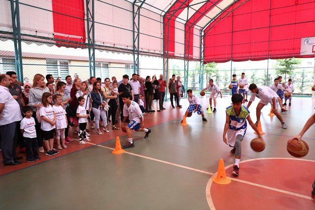 Merkezefendi ücretsiz yaz spor okulları açıldı