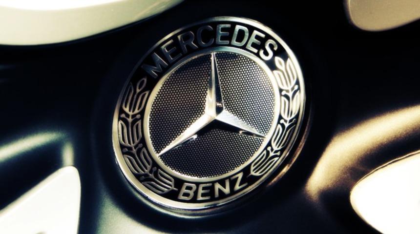 Mercedes y&uuml;z binlerce aracı geri &ccedil;ağırıyor