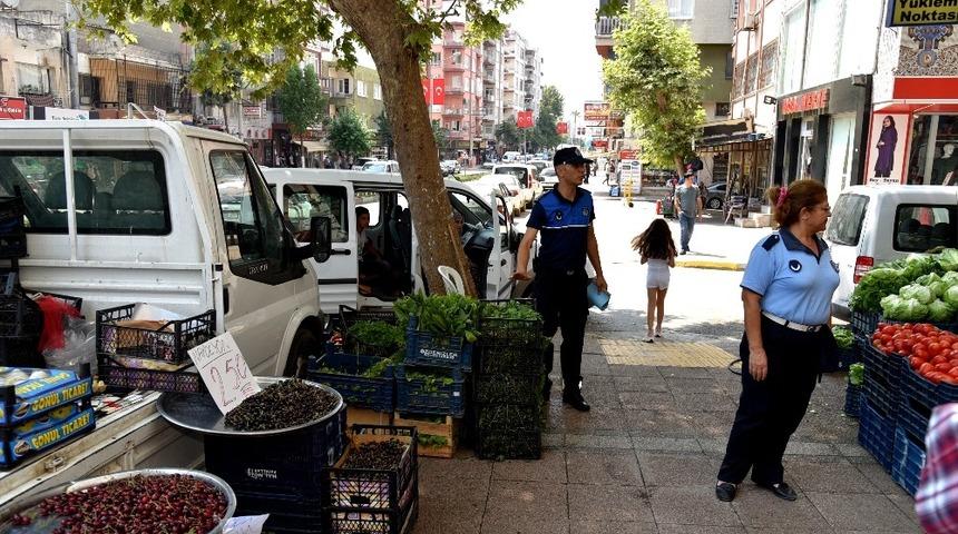 Toroslar zabıtasından kaldırım işgali denetimi