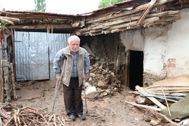 Afyonkarahisar'da sağanak; 250'den fazla evde ev ve iş yerini su bastı (2)