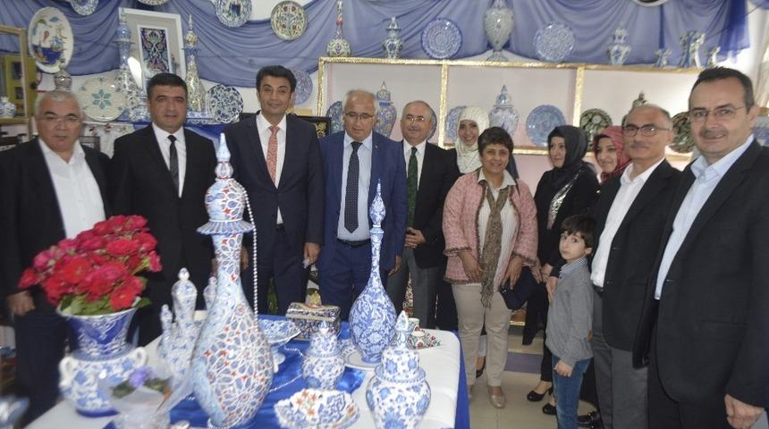 Kursiyerlerden yıl sonu sergisi