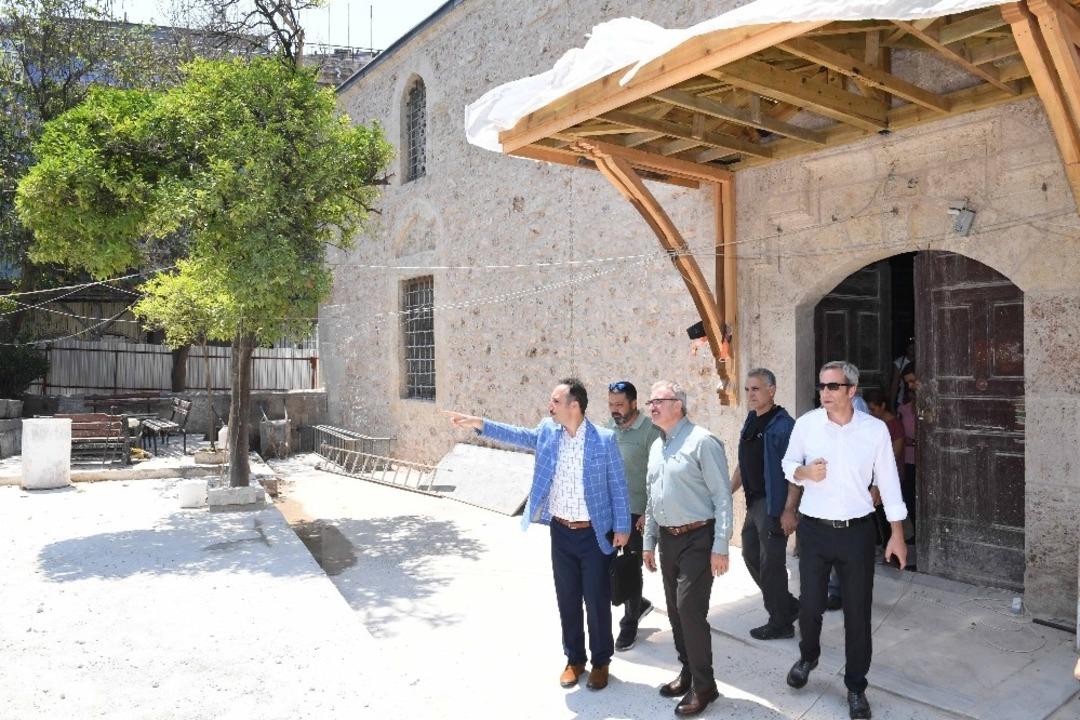 Vali Karaloğlu devam eden restorasyon ve inşaat &ccedil;alışmalarını denetledi