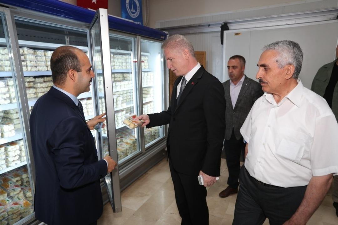 Vali G&uuml;l&rsquo;den Şahinbey&rsquo;e tam not