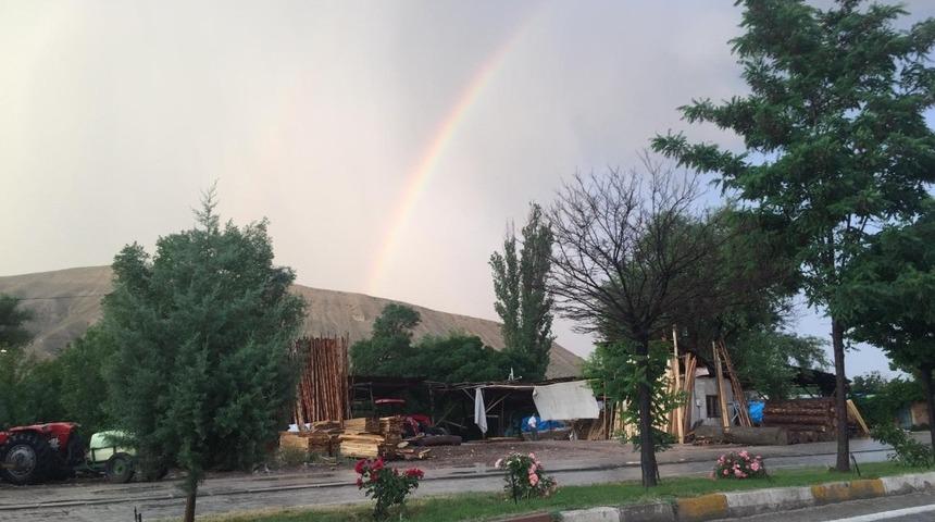 Darende&rsquo;de sağanak yağış etkili oldu