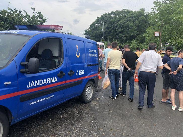 İş makinesi otomobille çarpıştı: 1 ölü G5