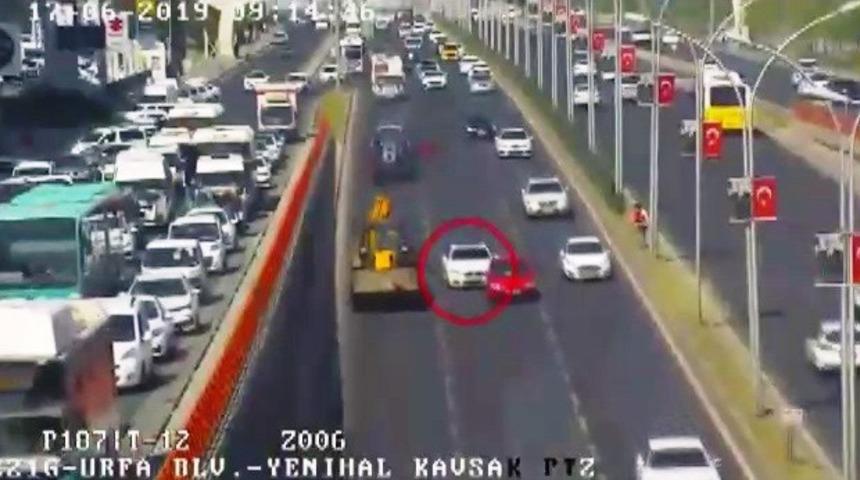 Mobese makas atan aracı tespit etti, s&uuml;r&uuml;c&uuml;ye bin lira ceza kesildi