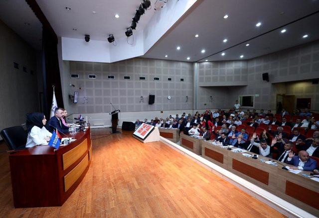 Büyükşehir’in yönetim yapısı yeniden yapılandı