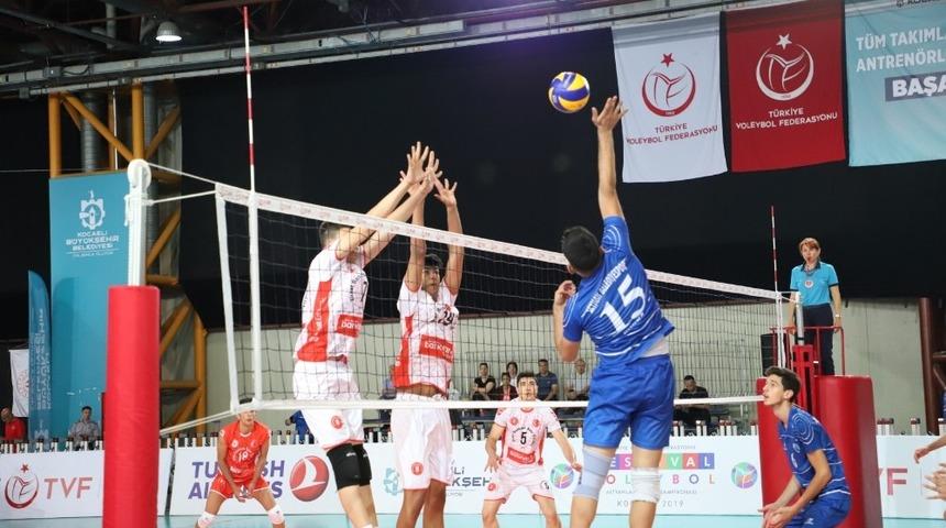 Yıldız Erkekler Voleybol&rsquo;da finale kalanlar belli oldu