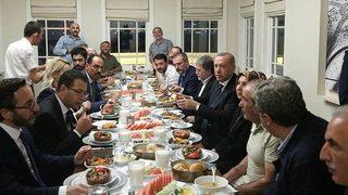 Cumhurbaşkanı Erdoğan Çengelköy'de restoranda yemek yedi