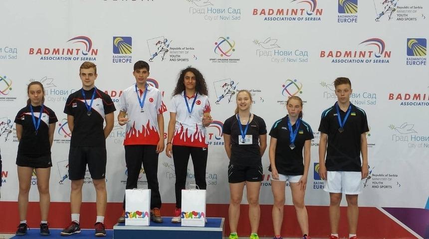Milli badmintoncular Sırbistan&rsquo;dan madalyalarla d&ouml;nd&uuml;
