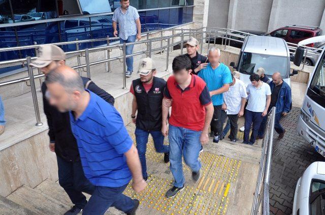 FETÖ’dan gözaltına alınan öğretmen, polis ve doktorlar adliyeye sevk edildi