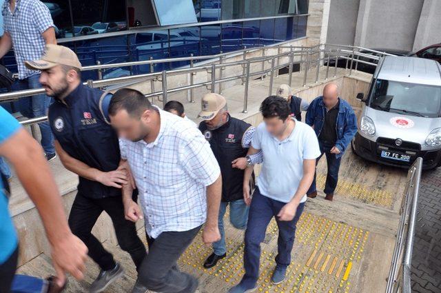 FETÖ’dan gözaltına alınan öğretmen, polis ve doktorlar adliyeye sevk edildi